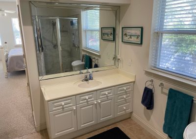 323 Bay Circle Drive - Master Bathroom