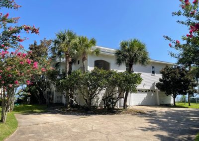 323 Bay Circle Drive - front of the home